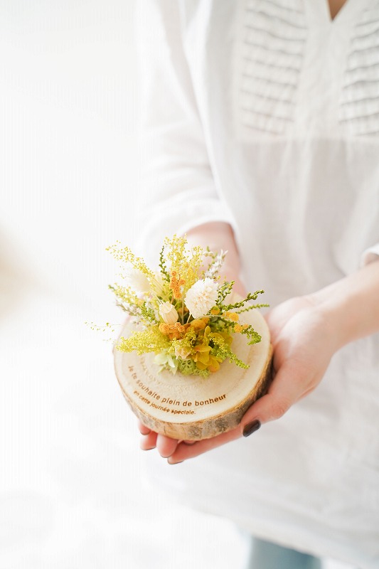 長いフレッシュミモザ50cm 受注生産品】KD-248/ミモザの丸太アレンジ | 株式会社Paseo